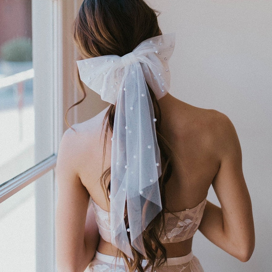 Tulle Pearl Bride Hair Bow, Veil Alternative, Wedding Bow, Pearl Veil, Bride Veil Bow, Bridal Hair Bow, Wedding Accessories Bride