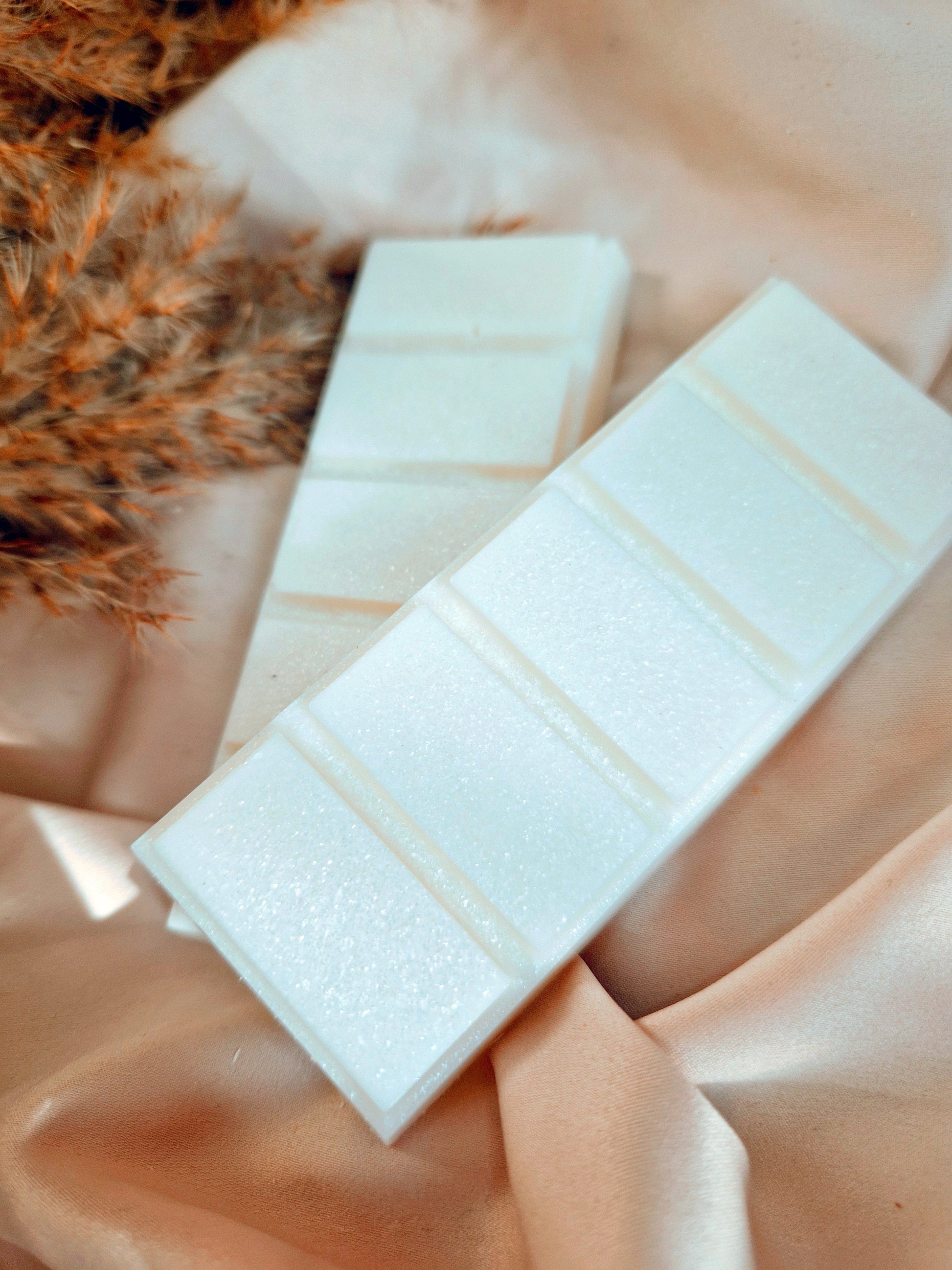 White Musk Perfume Melt Snap Bar, Luxury Perfume Simmering Granules and Carpet Freshener, Strong Scented Home Wax